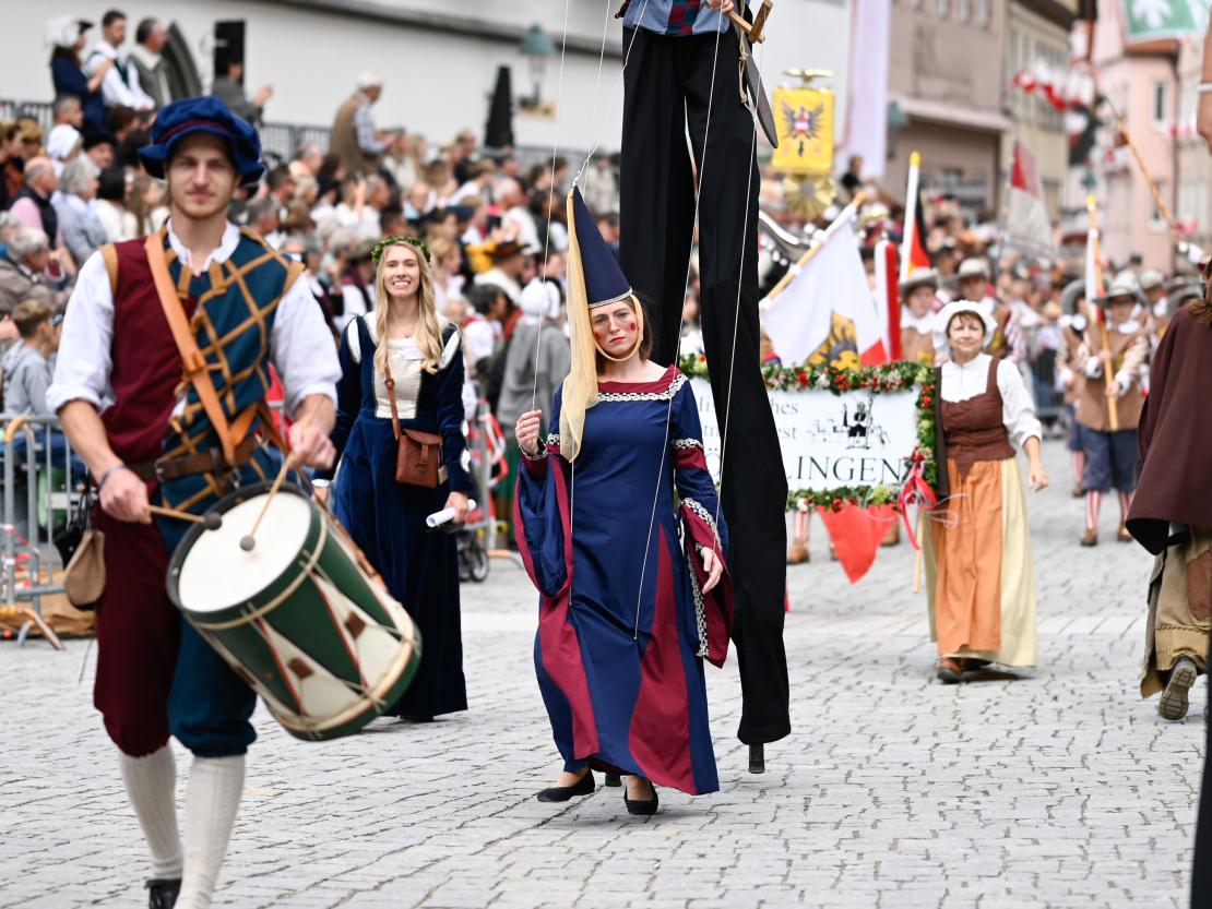 Der große historische Festumzug in Nördlingen.