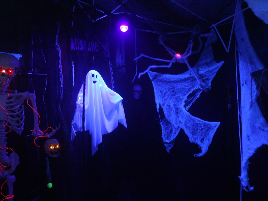 In Amerdingen entsteht zu Halloween eine eigene Geisterbahn.