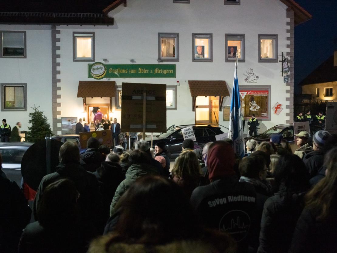 Wahlkampfveranstaltung AfD und Gegendemo