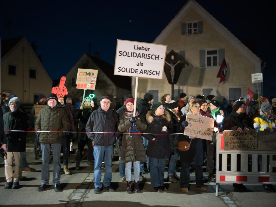 Wahlkampfveranstaltung AfD und Gegendemo