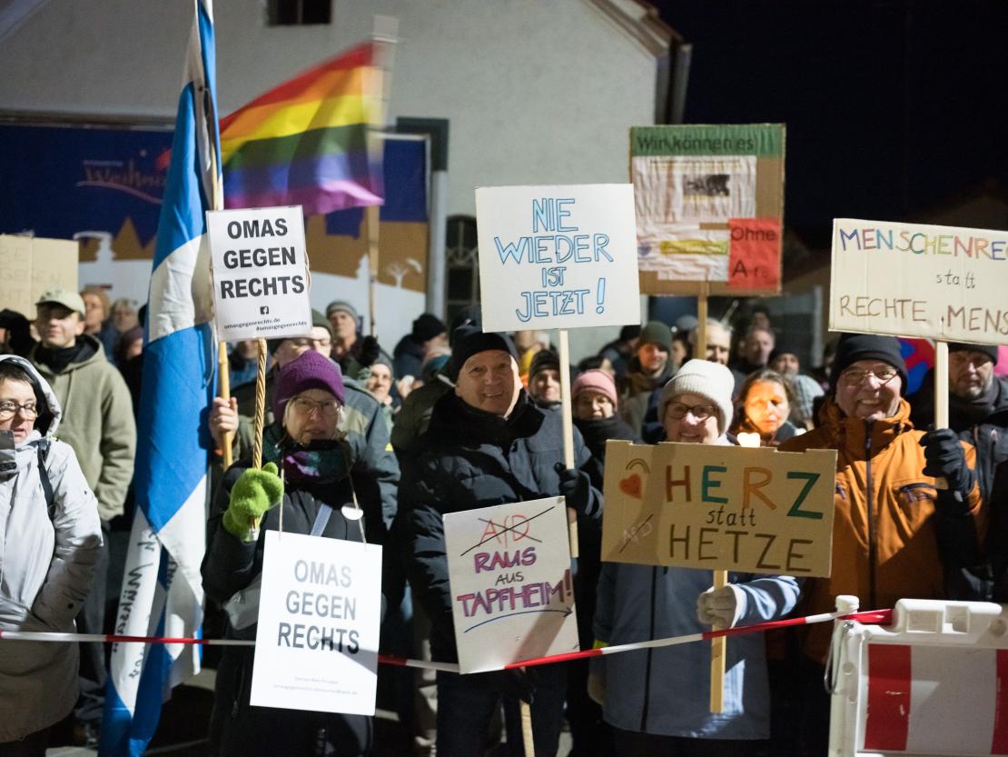 Wahlkampfveranstaltung AfD und Gegendemo