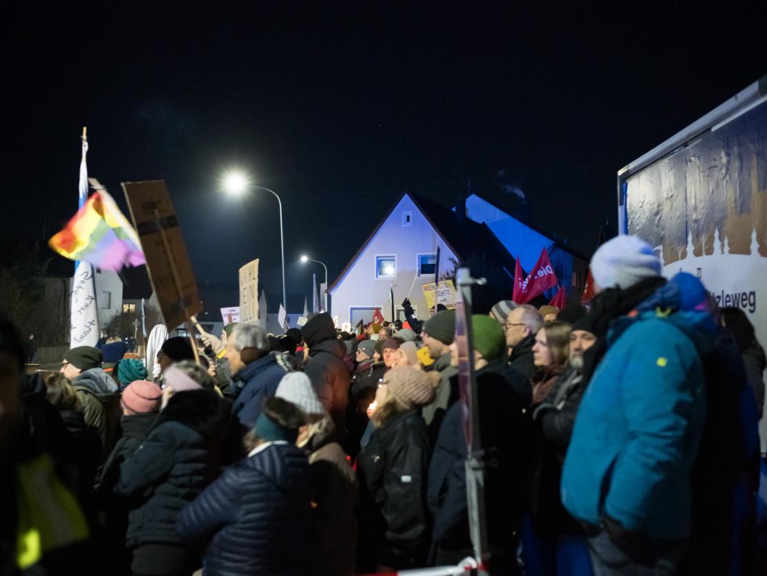 Wahlkampfveranstaltung AfD und Gegendemo