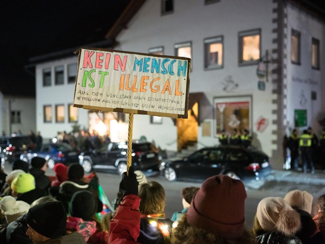 Wahlkampfveranstaltung AfD und Gegendemo