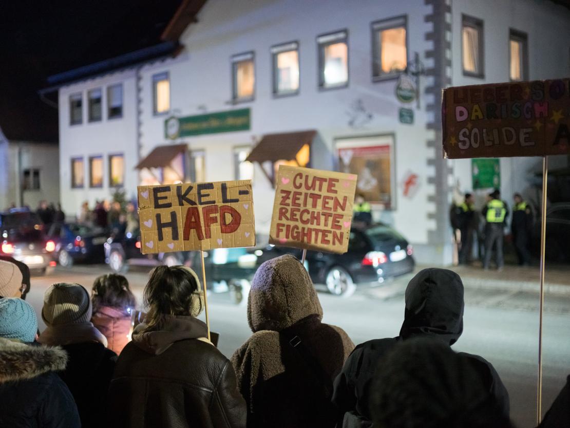 Wahlkampfveranstaltung AfD und Gegendemo