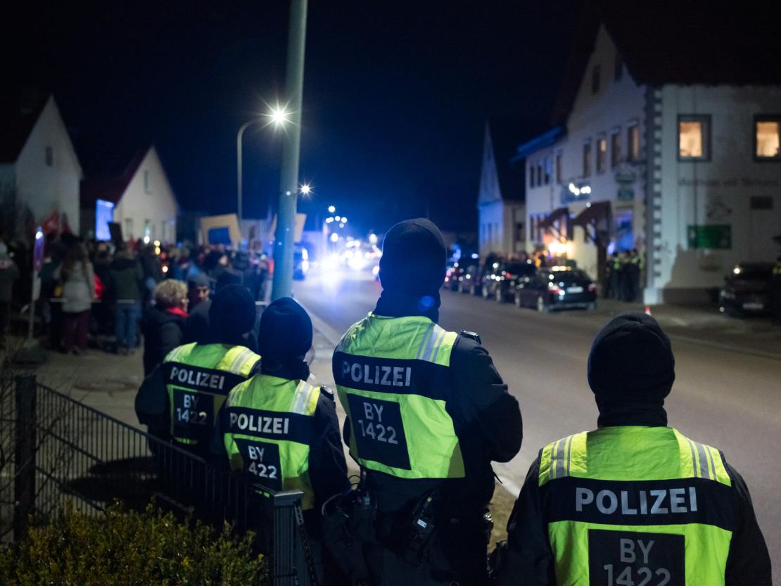 Wahlkampfveranstaltung AfD und Gegendemo
