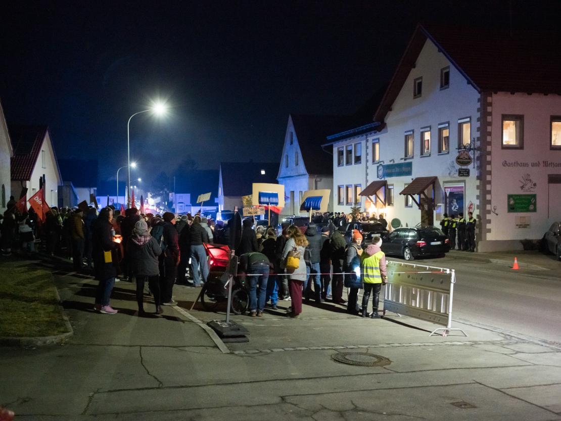 Wahlkampfveranstaltung AfD und Gegendemo