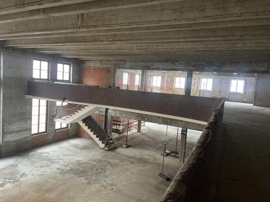 Blick auf dem Empore im Stadtsaal. 