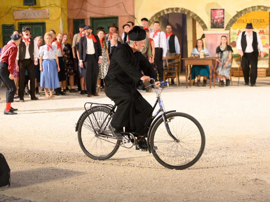 Don Camillo und Peppone