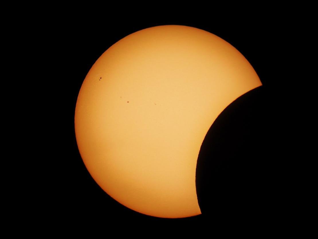 Martin Rappenegger hat die Sonnenfinsternis von der Wemdinger Platte aus beobachtet und spektakuläre Bilder mit seiner Kamera eingefangen. 