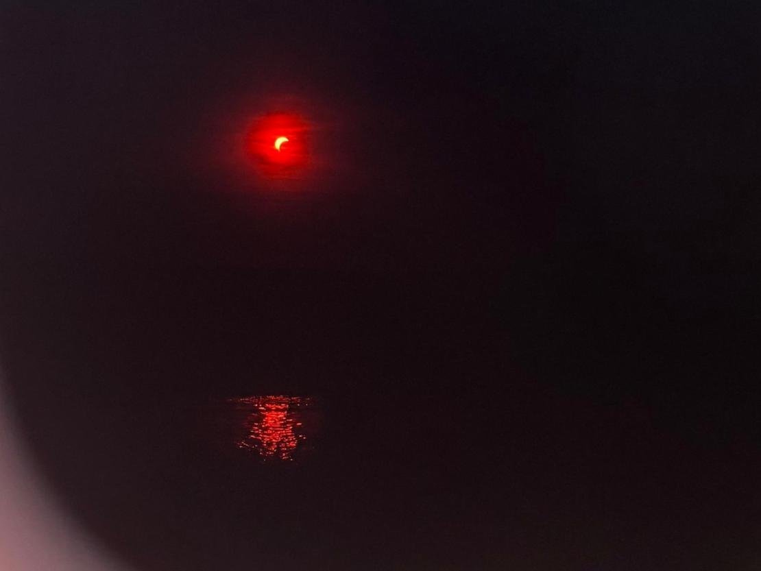 Nicole Straulino hat dieses Foto von der Sonnenfinsternis im Donauwörther Freibad aufgenommen. 