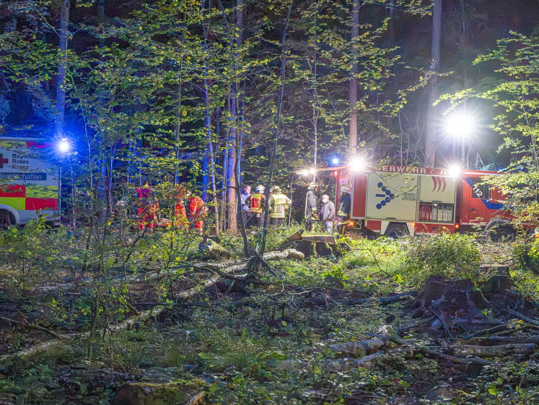 Feuerwehrübung im Waldgebiet Karab