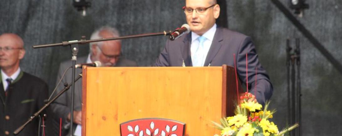 einweihung-marktplatz-baeume-matthias-stark-016-1