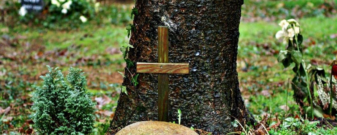 burial-79479_960_720