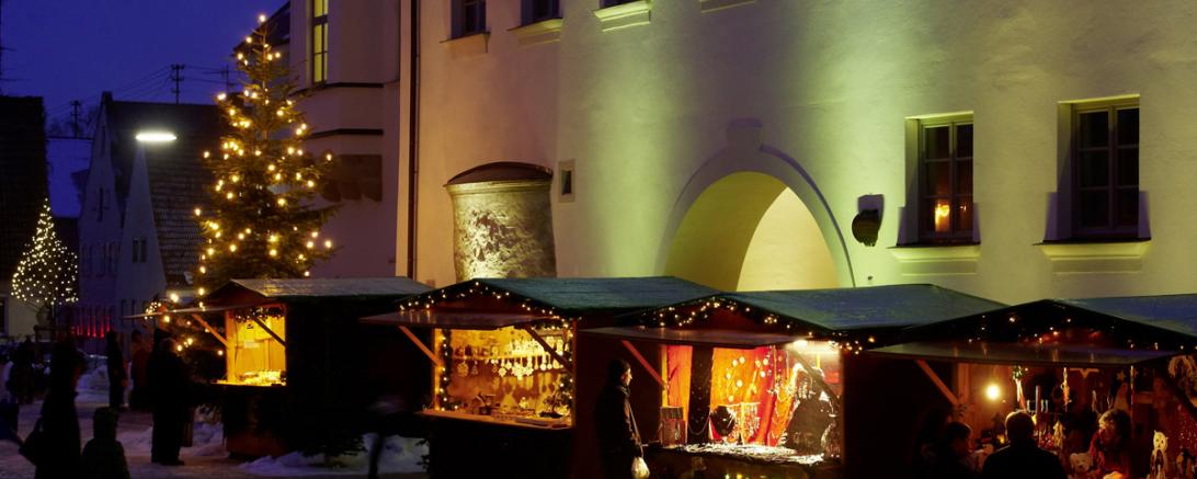 schlossweihnacht-2-bild-stadt-rain_klein