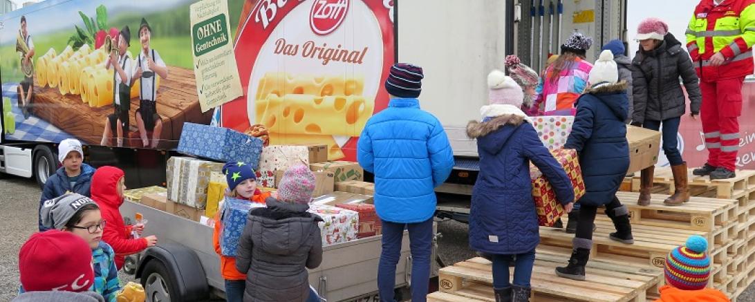Weihnachtstrucker bei Zott 2016 - Kinder