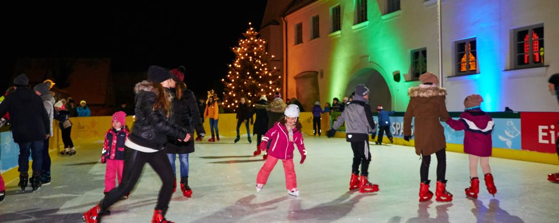 Eisplatz in Rain 2017 1