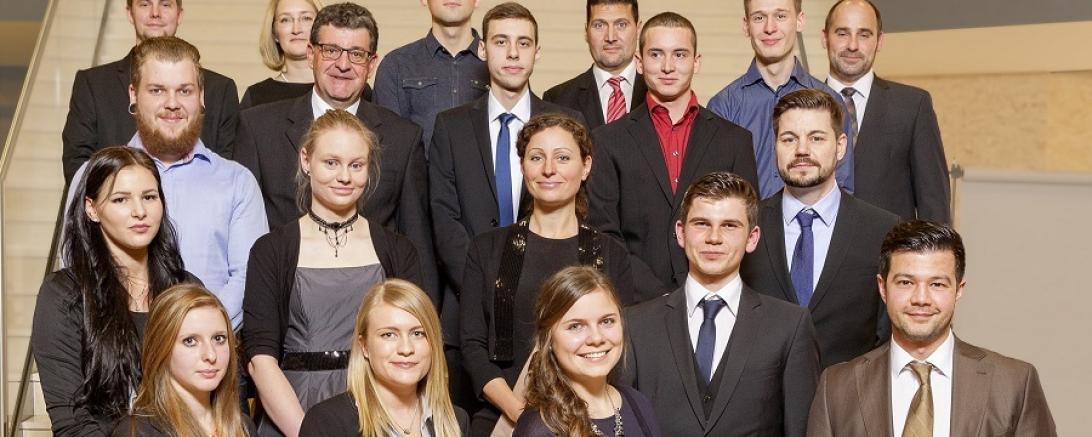 Zott gratuliert Nachwuchskräften 2016