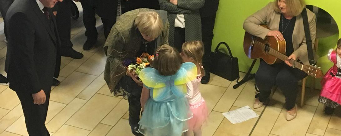 Vizepräsidentin des Deutschen Bundestages Claudia Roth zu Besuch in der Gemeinde Buchdorf 3