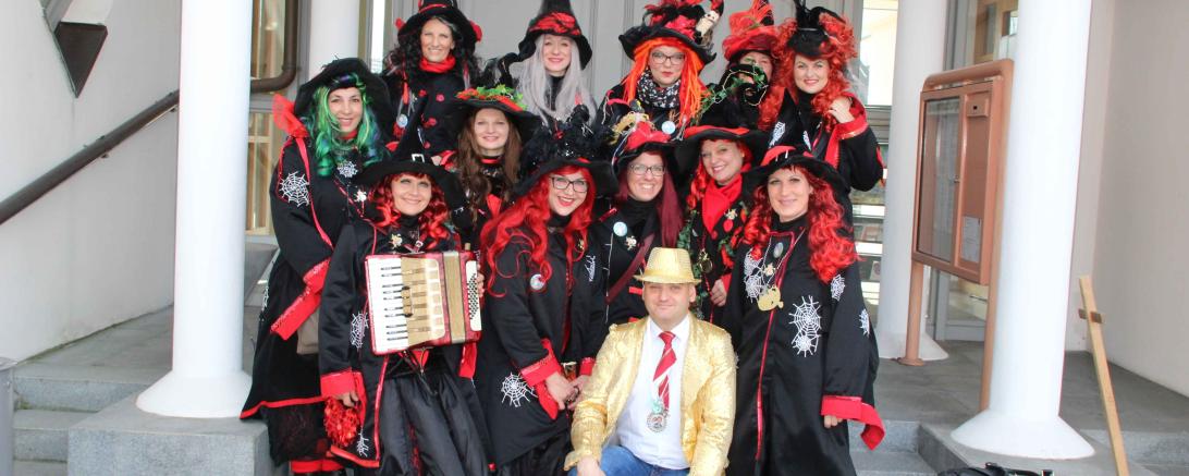Schmutterhexen im Rathaus 2017