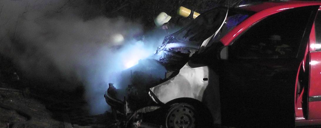 Pkw brennt aus