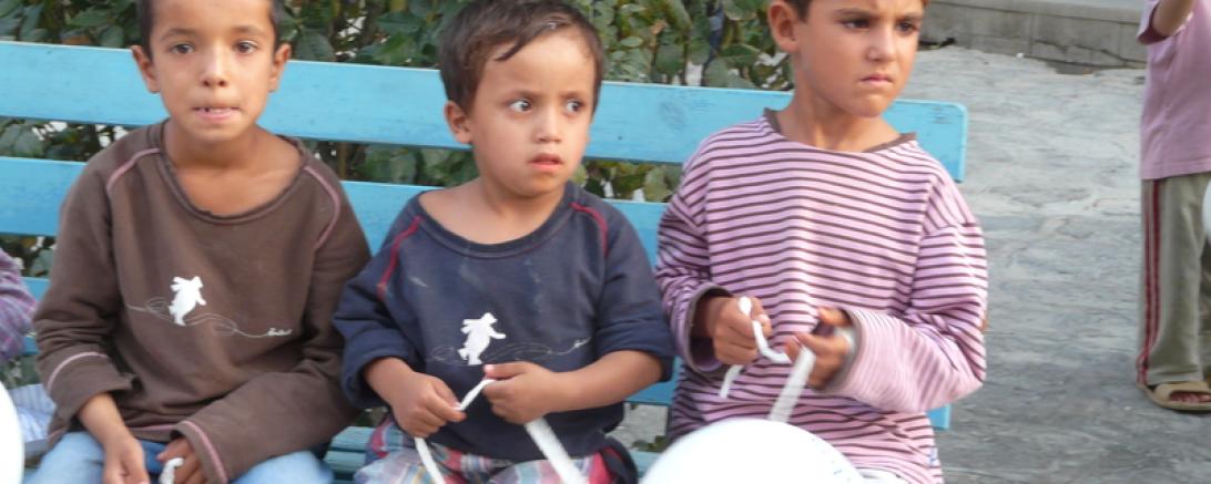 Die kleinen Patienten im Patientengarten.