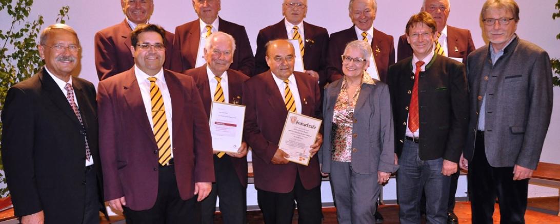 Bild 2 Zeitung Ehrungen