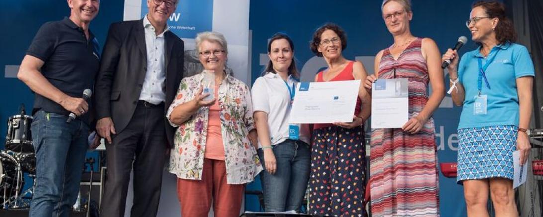 Verleihung vbw Champ in Noerdlingen - Hospizgruppe Donau-Ries e. V.