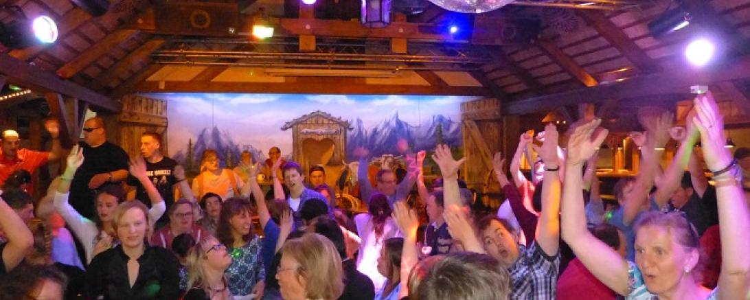 Bild Pressemitteilung WfbM Discoabend Pfäfflingen 11..17