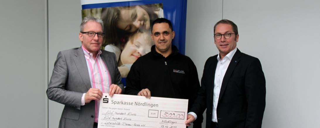 Bild_Pressemitteilung_Spendenübergabe Dellen Diel 19.12.17