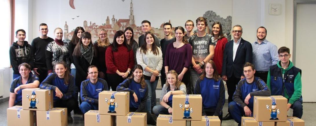 Weihnachtstrucker-Aktion_Gruppenfoto