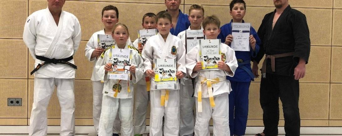 14.12.17 Günther Öttwös, Tobias Meier, Klemens Knie, Vitalij Sizanov, Ewald Laukert, Lukas Thum, Rico Gröber v.l. Martha Knie Erik Sutscheck, Hakon Sutscheck