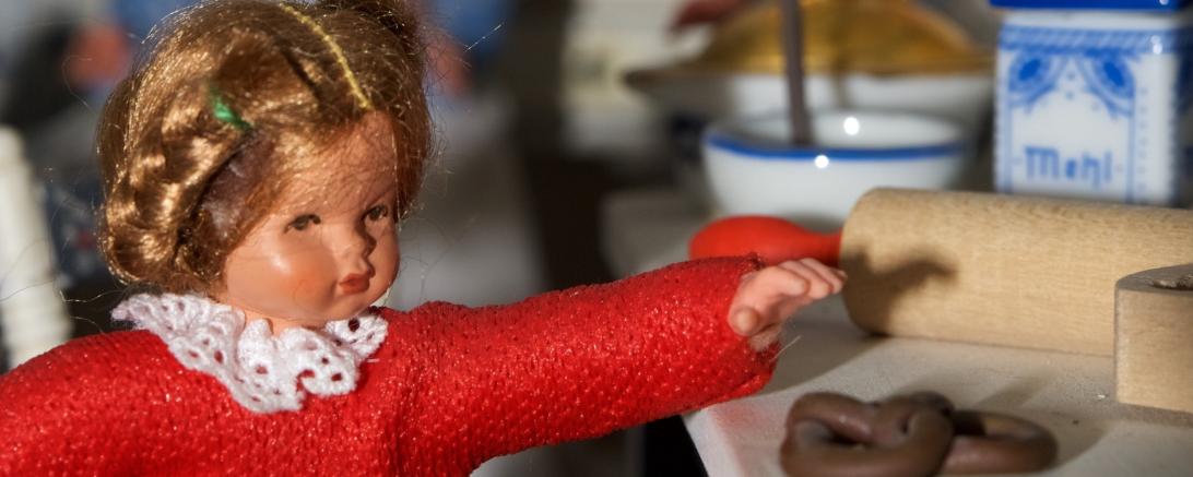 MKLR_Kind stibitzt Breze_BrunoLangner