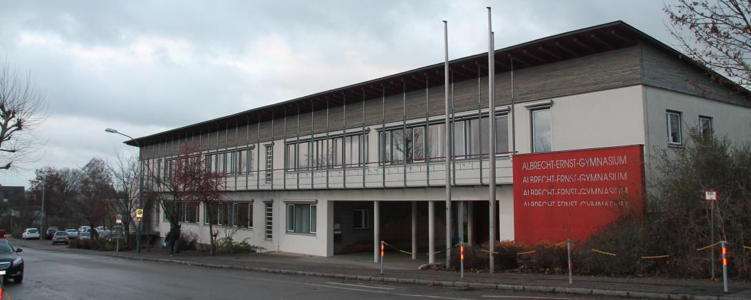Auf dem Bild zu sehen ist das Albrecht-Ernst-Gymnasium in Oettingen. 