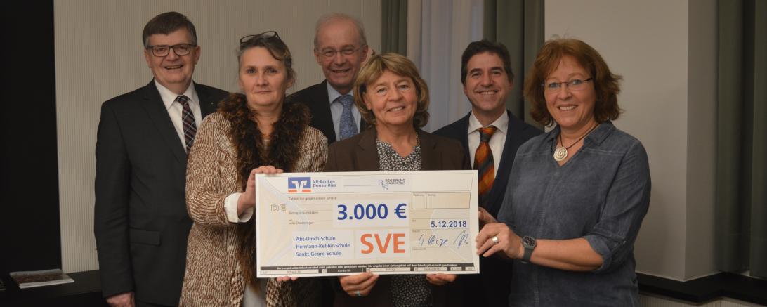 Spendenübergabe VRGewinnsparen