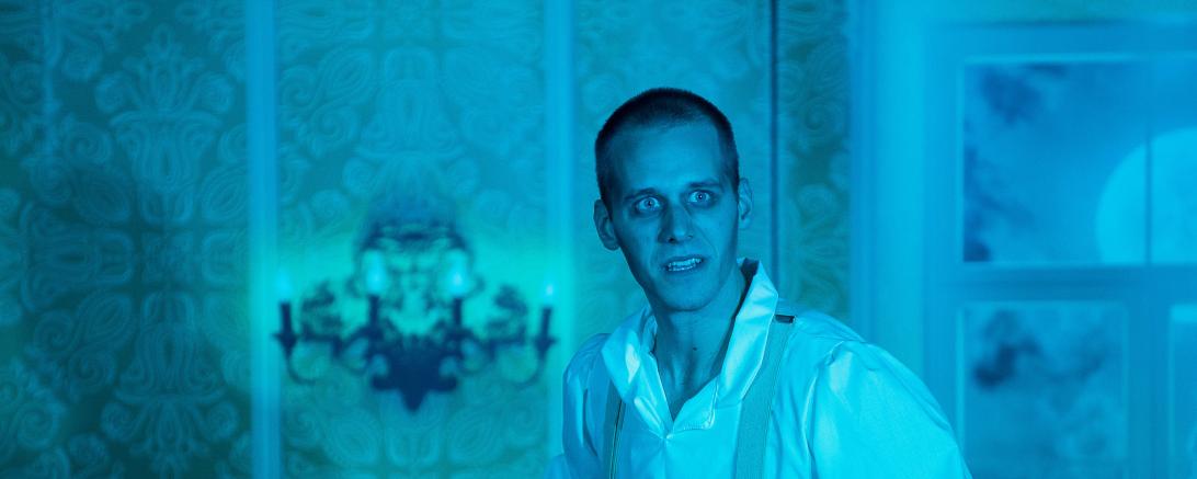 Das Bild zeigt Mr Bradshaw in der Irrenanstalt. 