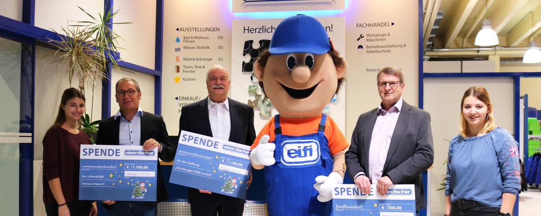 Das Bild zeigt die Mitarbeiter vom Eisen-Fischer.