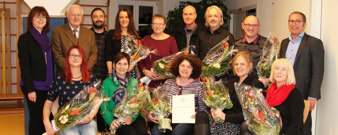 Auf diesem Bild sieht man geehrte Mitarbeiter der Lebenshilfe.