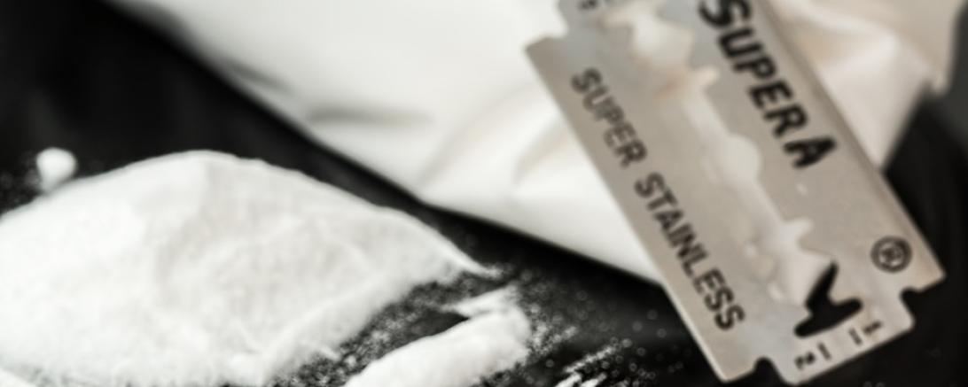 Auf diesem Bild sieht man chemische Drogen.