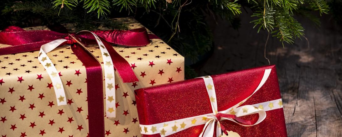 Geschenke unter dem Weihnachtsbaum