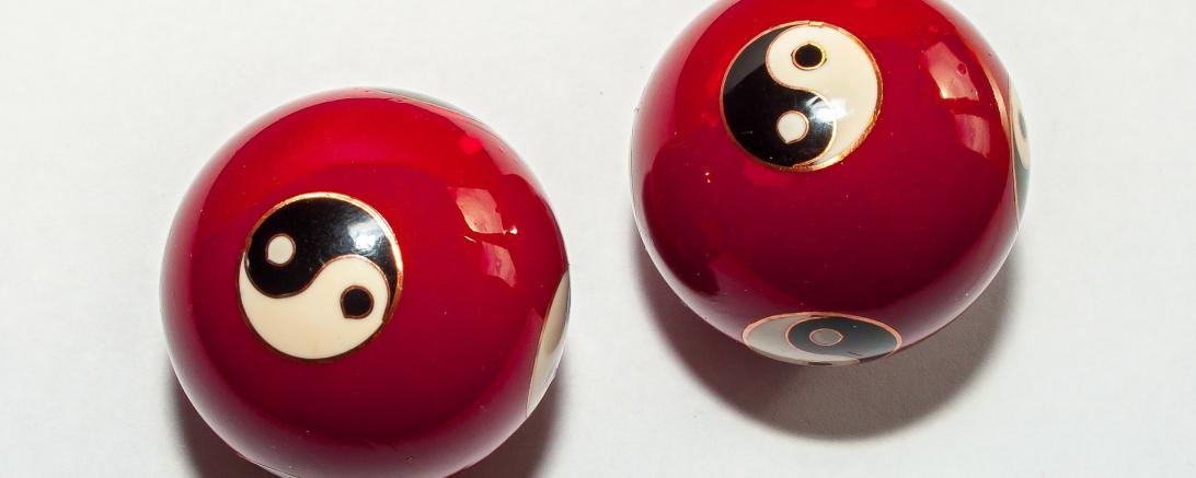2 qi gong Kugeln rot