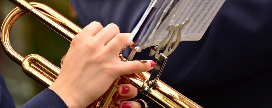 Das Bild zeigt eine Trompete. 