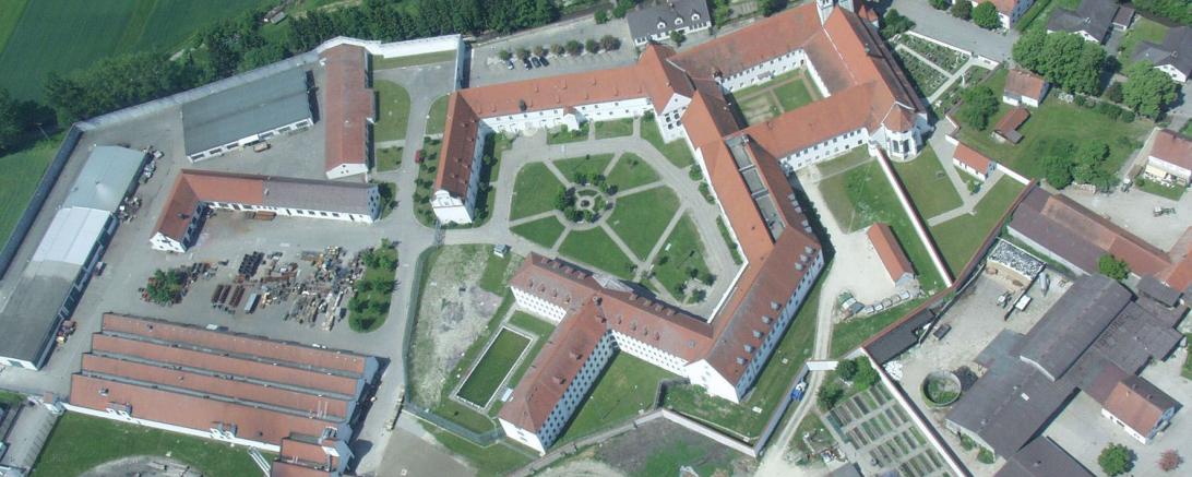 2005-09-22_L1000_Luftbild_v_oben_JVA_Niederschönenfeld