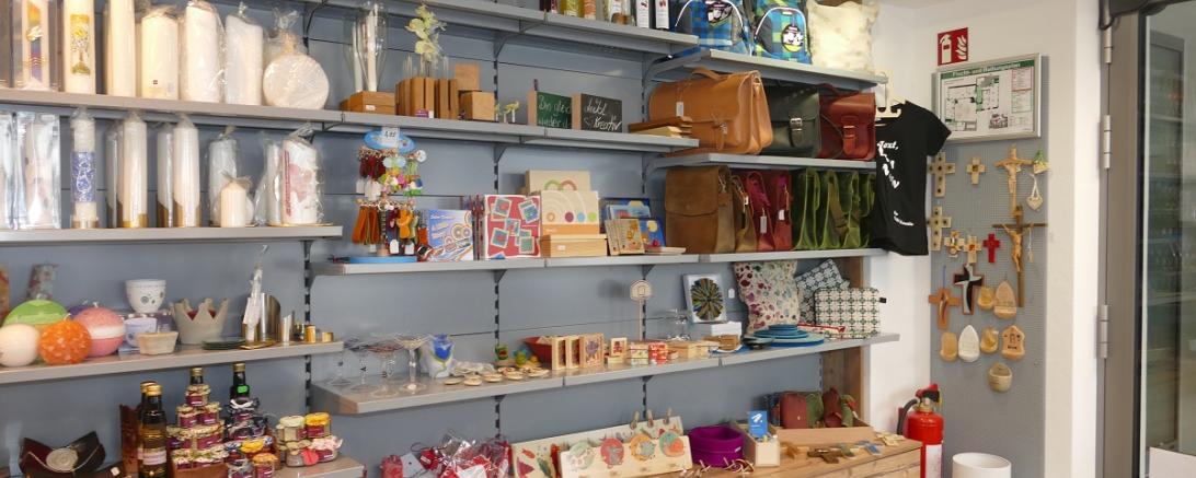 Verkauft werden ebenfalls Produkte aus den Werkstätten für Menschen mit Behinderung.