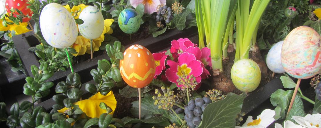 Stadt Oettingen _Osterbrunnen-Schmuck@Schramm