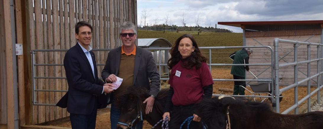 Spendenuebergabe_MalerRauch