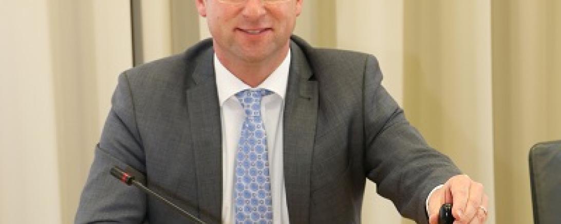 MdL_Fackler_Ausschuss_Glocke