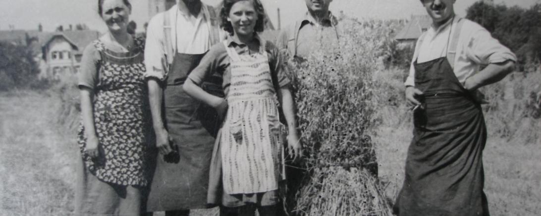 Familie Faul vor Kirchtum