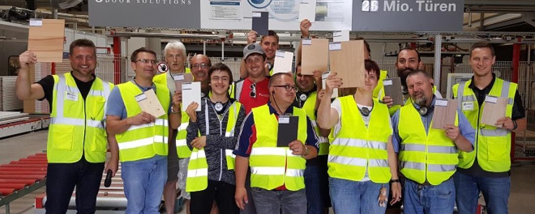 Bild Pressemitteilung DRW Führung bei JeldWin Oettingen 06.2018