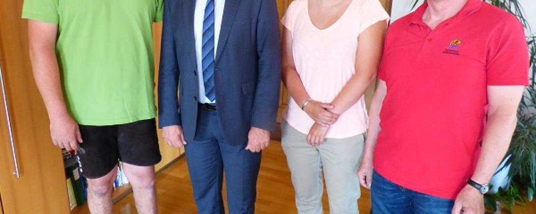 Michael Kröger spendet für Afrika - afa Bild Schwenzel