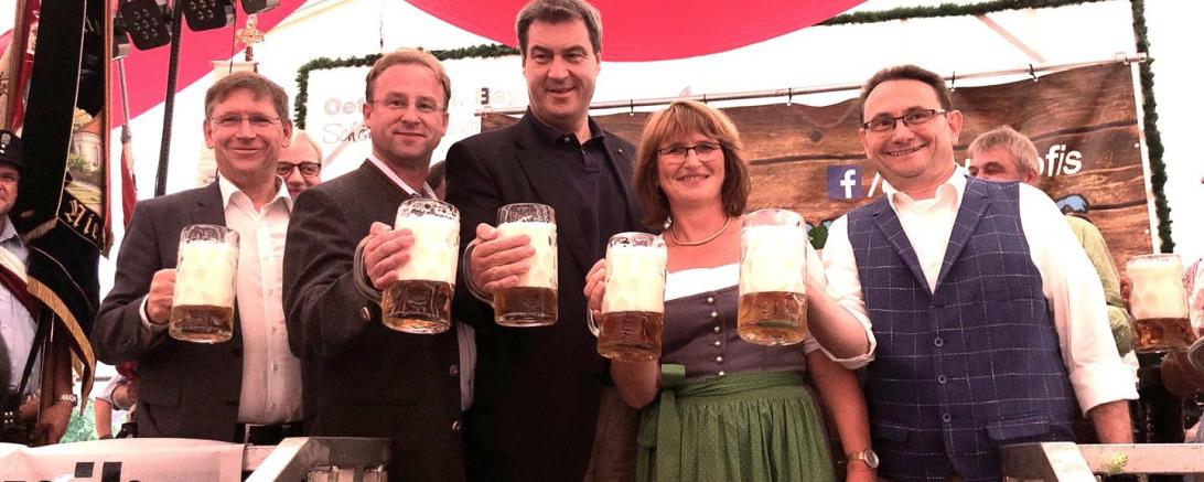 37948177_231077534181581_3672408397715603456_n